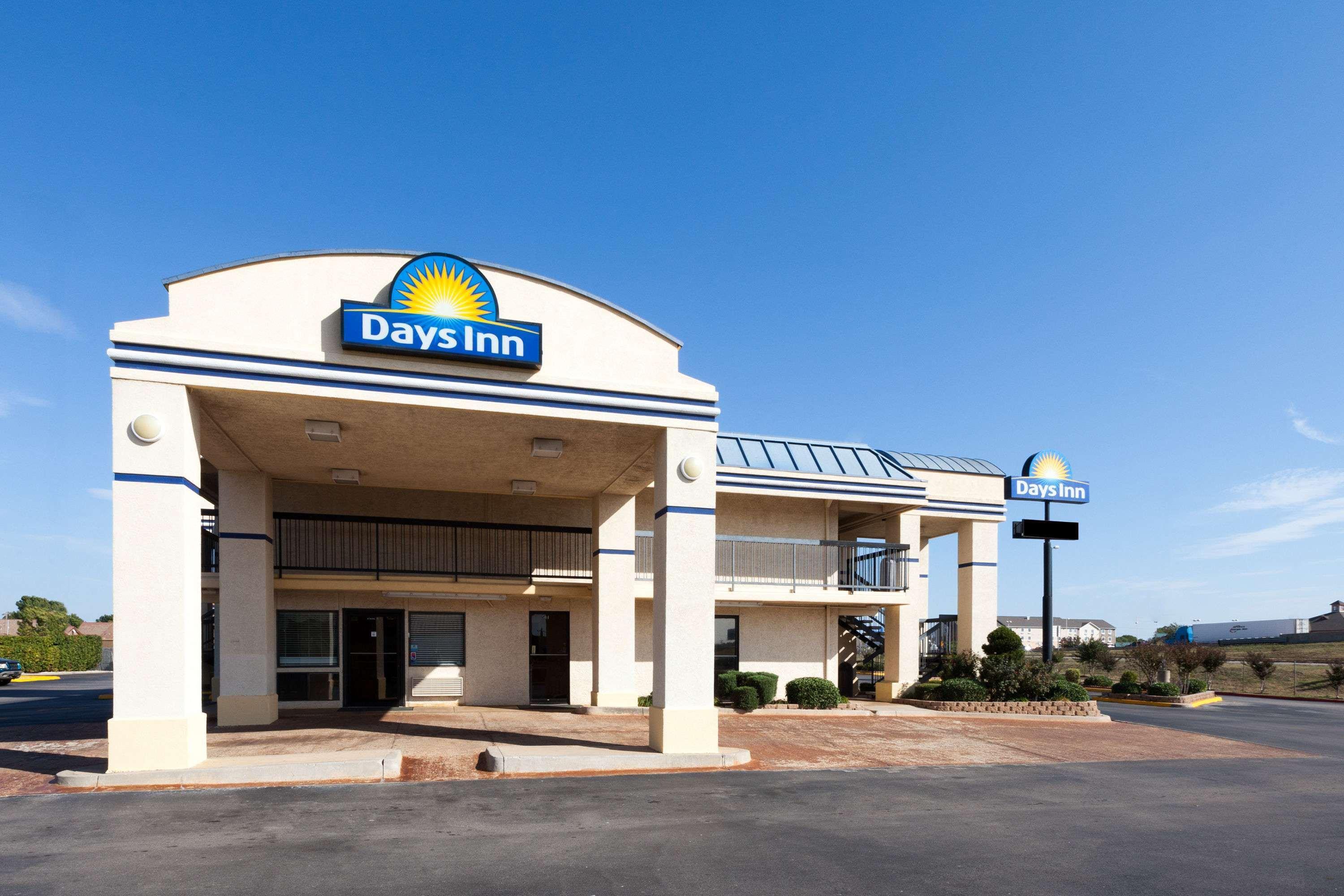 Days Inn Oklahoma City West Eksteriør billede