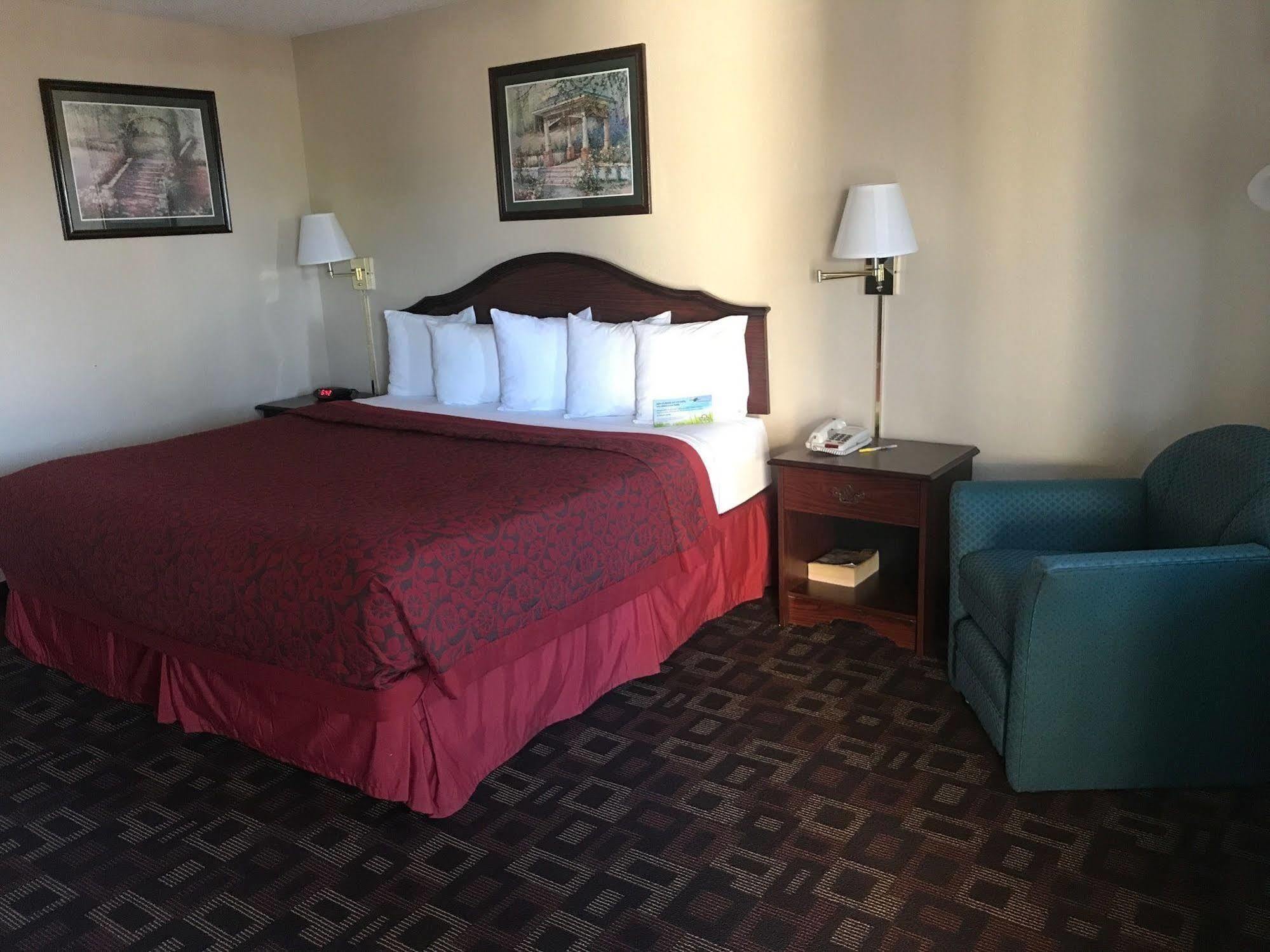 Days Inn Oklahoma City West Eksteriør billede